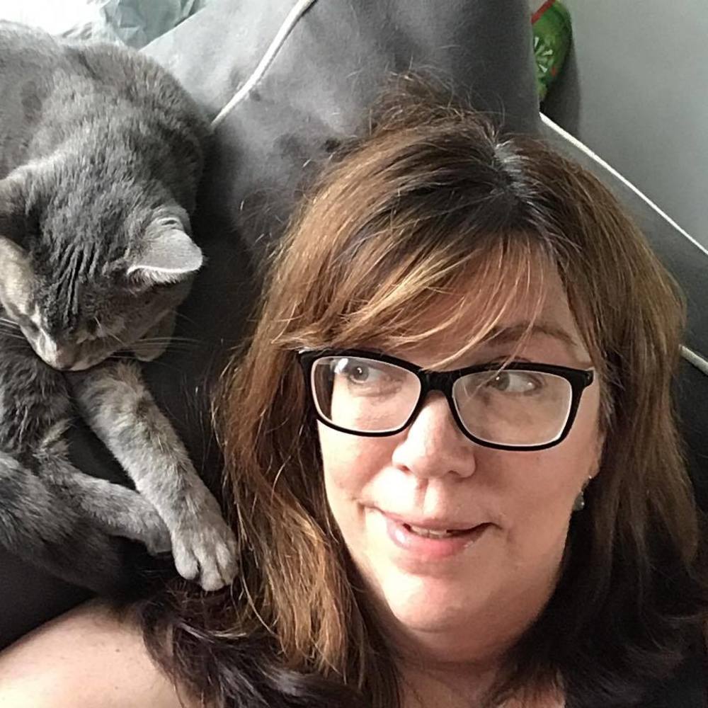 Meet your Posher, Elise